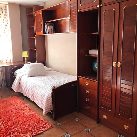 Apartamento Con Amplia Terraza Cerca Del Hospital Clinico Santiago de Compostela Zewnętrze zdjęcie